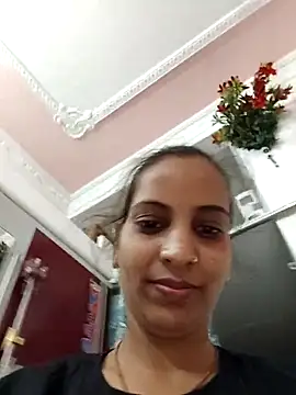 Snapshot of Hotty-Nidhi chatting on 05-31-26, 04:20 Hotty-Nidhi online show from 05-31-26, 04:20