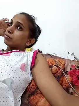Snapshot of Hotty-Nidhi chatting on 06-04-26, 05:35 Hotty-Nidhi online show from 06-04-26, 05:35