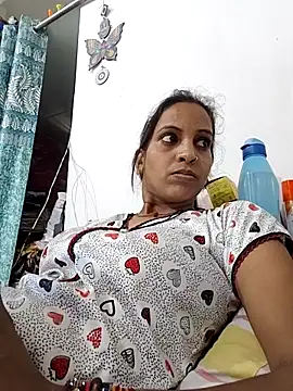 Snapshot of Hotty-Nidhi chatting on 06-12-26, 03:49 Hotty-Nidhi online show from 06-12-26, 03:49