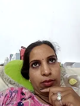 Snapshot of Hotty-Nidhi chatting on 06-19-26, 03:38 Hotty-Nidhi online show from 06-19-26, 03:38