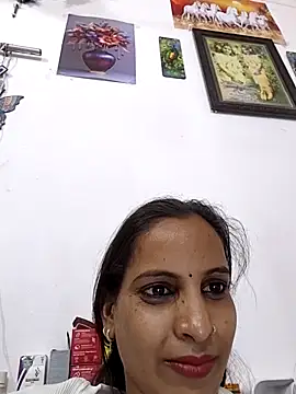 Snapshot of Hotty-Nidhi chatting on 06-20-26, 03:48 Hotty-Nidhi online show from 06-20-26, 03:48