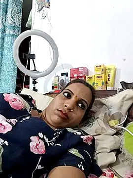 Snapshot of Hotty-Nidhi chatting on 07-01-26, 04:40 Hotty-Nidhi online show from 07-01-26, 04:40