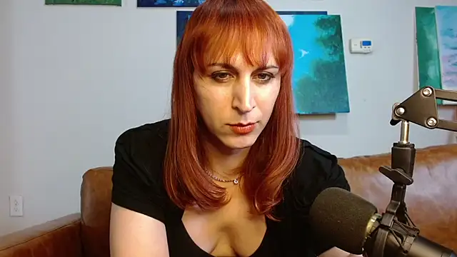 ChewyCandy online show from 10-31-25, 01:39