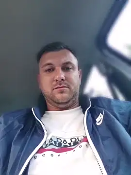 Snapshot of hugedickedd chatting on 06-05-26, 05:40 hugedickedd online show from 06-05-26, 05:40