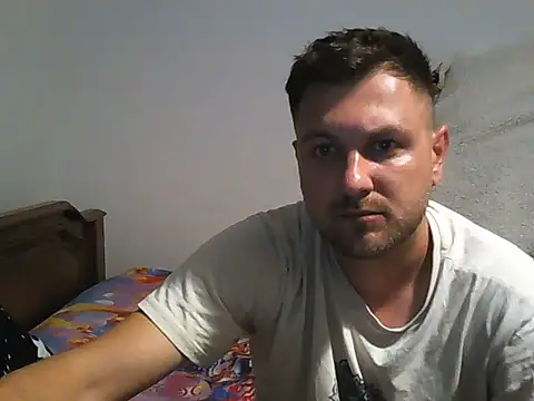 Snapshot of hugedickedd chatting on 06-09-26, 07:47 hugedickedd online show from 06-09-26, 07:47