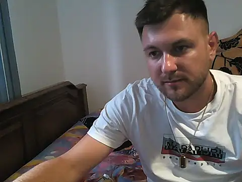 Snapshot of hugedickedd chatting on 06-11-26, 02:15 hugedickedd online show from 06-11-26, 02:15