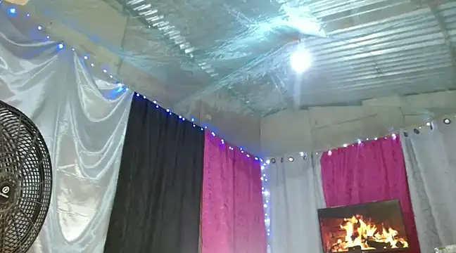 Snapshot of Hidden_Fantasies chatting on 03-13-25, 12:27 Hidden Fantasies online show from 03-13-25, 12:27