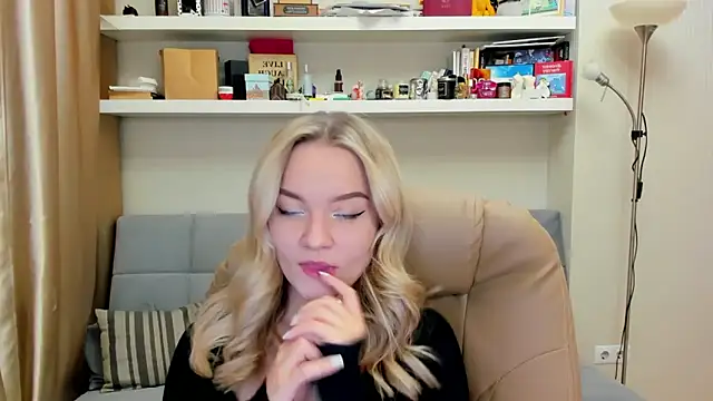 Kara Smith  online show from 02-16-25, 09:27