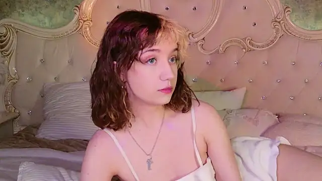 Gia Riccardo online show from 11-21-25, 04:05