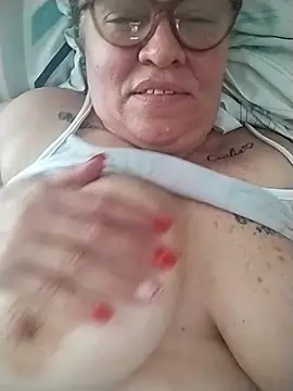 Snapshot of Olgahunder chatting on 02-16-26, 06:37 Olgahunder online show from 02-16-26, 06:37