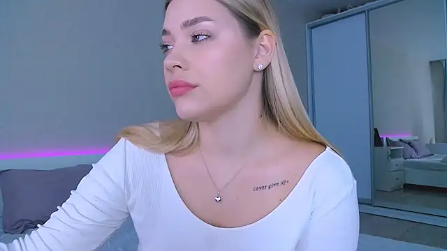 Snapshot of DIANAxxxDIAMOND chatting on 10-02-25, 08:54 DIANAxxxDIAMOND online show from 10-02-25, 08:54