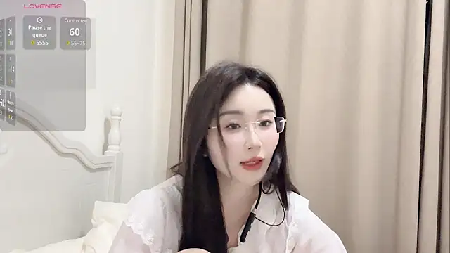 Snapshot of sexy-cc666 chatting on 03-11-25, 02:29 sexy-cc666 online show from 03-11-25, 02:29