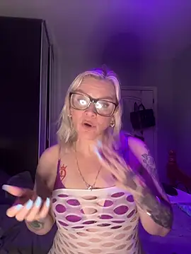 Curvy-Cleo online show from 02-02-26, 07:45