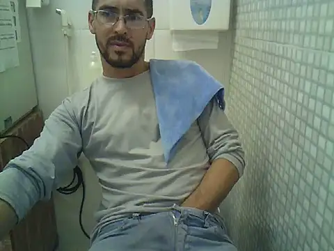 Snapshot of pdasgyn chatting on 09-18-25, 04:53 pdasgyn online show from 09-18-25, 04:53