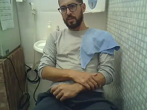 Snapshot of pdasgyn chatting on 10-29-25, 07:15 pdasgyn online show from 10-29-25, 07:15