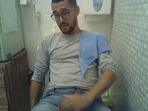 Snapshot of pdasgyn chatting on 01-19-26, 01:15 pdasgyn online show from 01-19-26, 01:15