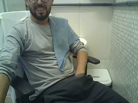 Snapshot of pdasgyn chatting on 07-06-26, 02:47 pdasgyn online show from 07-06-26, 02:47