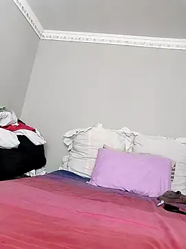 Snapshot of CertifiedSatisfier chatting on 09-26-25, 08:18 CertifiedSatisfier online show from 09-26-25, 08:18