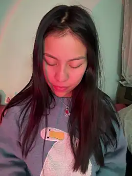 Snapshot of -Selene- chatting on 10-17-25, 02:37 -Selene- online show from 10-17-25, 02:37