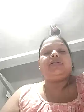 Snapshot of Arohi35 chatting on 03-19-25, 04:45 Arohi35 online show from 03-19-25, 04:45