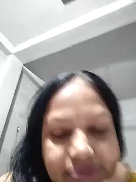 Snapshot of Arohi35 chatting on 03-21-25, 04:07 Arohi35 online show from 03-21-25, 04:07