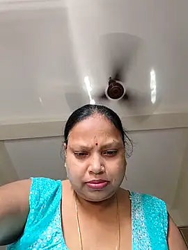 Snapshot of Arohi35 chatting on 09-10-25, 03:39 Arohi35 online show from 09-10-25, 03:39