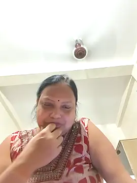 Snapshot of Arohi35 chatting on 09-13-25, 02:39 Arohi35 online show from 09-13-25, 02:39