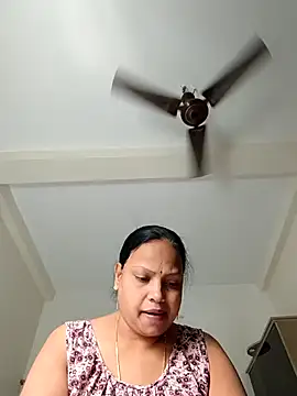 Snapshot of Arohi35 chatting on 09-16-25, 04:24 Arohi35 online show from 09-16-25, 04:24