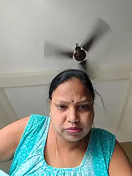 Snapshot of Arohi35 chatting on 09-17-25, 04:47 Arohi35 online show from 09-17-25, 04:47