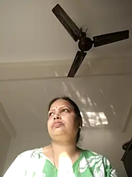 Snapshot of Arohi35 chatting on 02-06-26, 03:00 Arohi35 online show from 02-06-26, 03:00