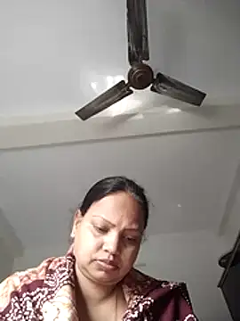 Snapshot of Arohi35 chatting on 02-19-26, 04:08 Arohi35 online show from 02-19-26, 04:08