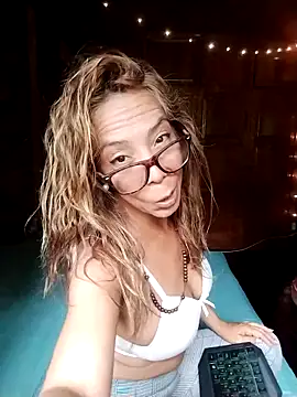 Snapshot of Lady_Lolla11 chatting on 04-19-26, 06:10 Lady Lolla11 online show from 04-19-26, 06:10