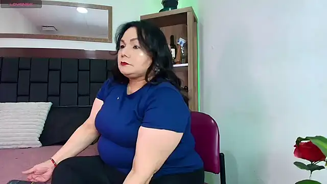 Snapshot of EllenaBoobs_ chatting on 06-17-26, 03:42 EllenaBoobs online show from 06-17-26, 03:42