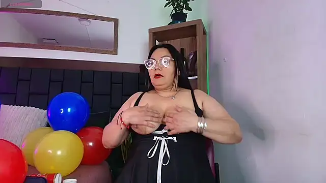 Snapshot of EllenaBoobs_ chatting on 06-19-26, 07:06 EllenaBoobs online show from 06-19-26, 07:06