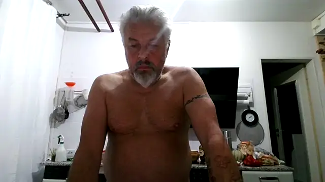 Snapshot of Berg_Boy chatting on 05-29-26, 12:08 Berg Boy online show from 05-29-26, 12:08