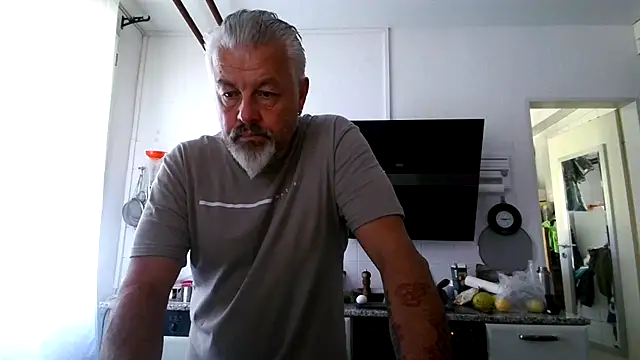 Snapshot of Berg_Boy chatting on 06-27-26, 07:13 Berg Boy online show from 06-27-26, 07:13