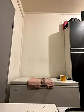 Hugo34bg online show from 10-30-25, 02:35