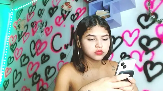 Snapshot of kityy_playful chatting on 11-13-25, 04:44 kityy playful online show from 11-13-25, 04:44