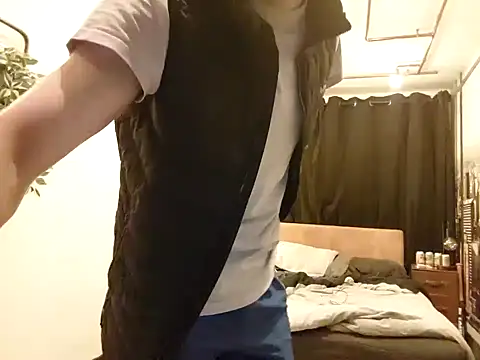 Snapshot of LKC94 chatting on 09-13-25, 01:27 LKC94 online show from 09-13-25, 01:27