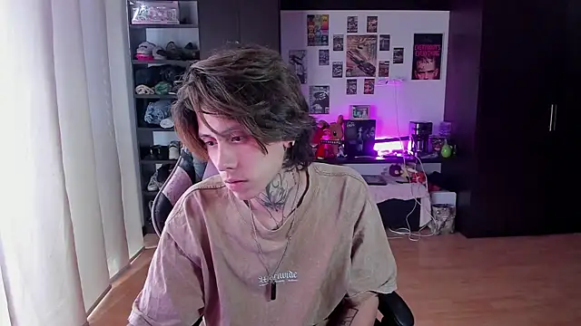 xIce Boy online show from 04-17-26, 08:34