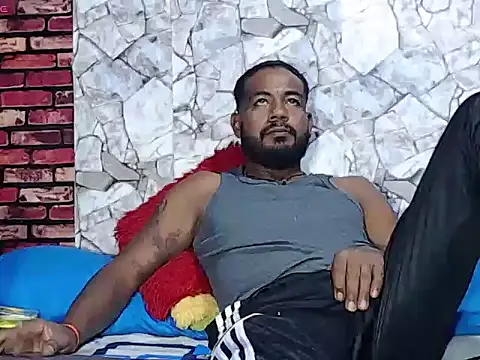 BladeFoxxx1 online show from 02-19-26, 03:57