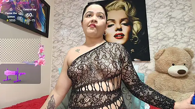 nataliaesmith 24 online show from 10-20-25, 05:35