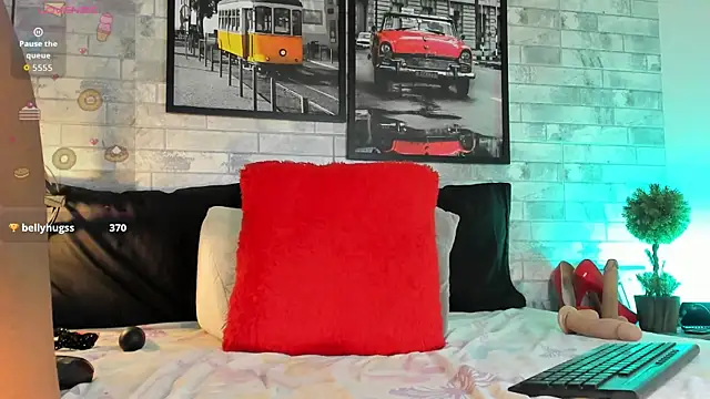 Kendallross28 online show from 04-25-26, 04:15