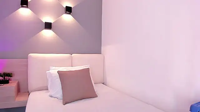 karol white  online show from 05-20-26, 04:18