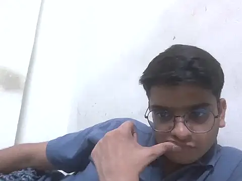 Snapshot of sutfvkii chatting on 09-26-25, 05:06 sutfvkii online show from 09-26-25, 05:06