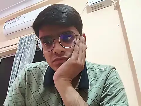 Snapshot of sutfvkii chatting on 10-10-25, 12:15 sutfvkii online show from 10-10-25, 12:15