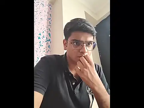 Snapshot of sutfvkii chatting on 10-24-25, 10:11 sutfvkii online show from 10-24-25, 10:11