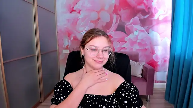 AngelinaLow online show from 03-01-26, 06:26