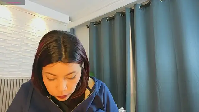 Snapshot of TiffanyWalk chatting on 04-18-26, 12:42 TiffanyWalk online show from 04-18-26, 12:42