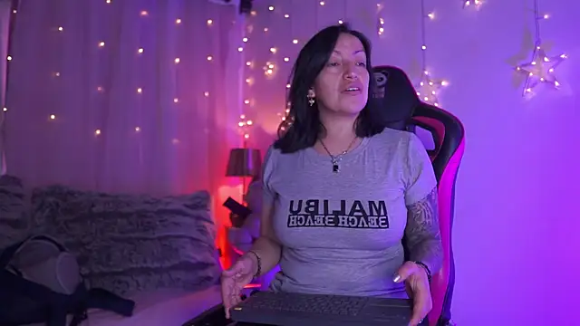 Madison Mayer online show from 11-06-25, 12:17